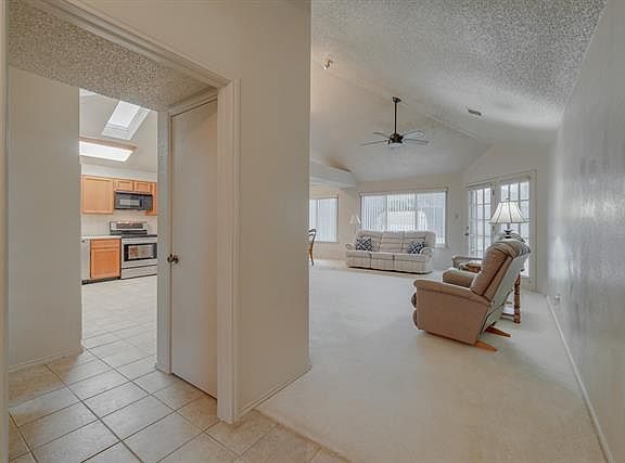 3rd image of 1633 Autumn Breeze Ln