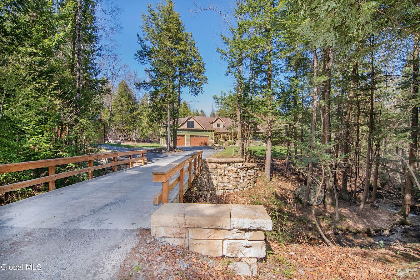 1st image of 16 Humes Road