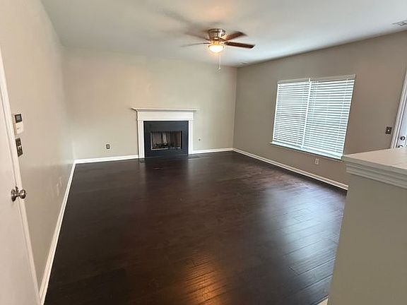 5th image of 4171 Ash Tree St SW