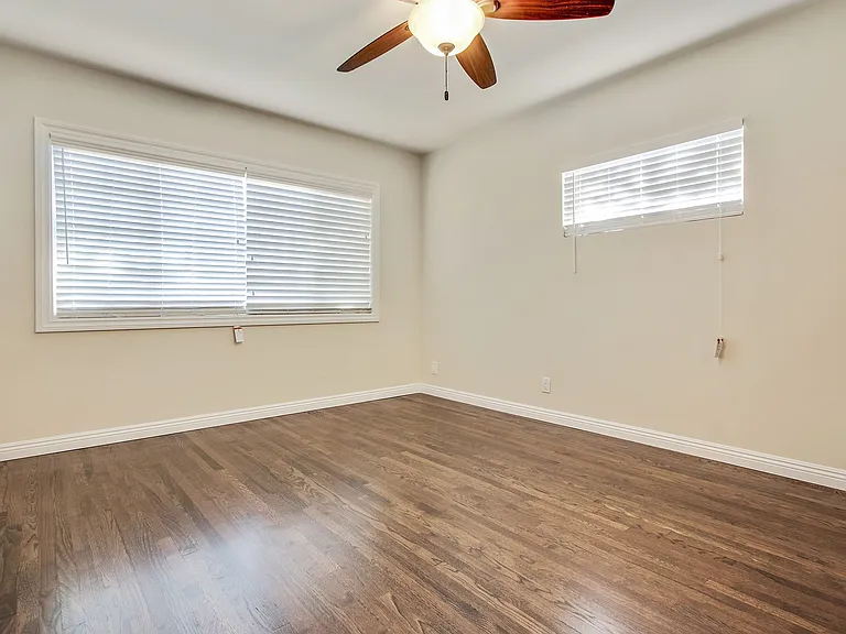 5923 Jumilla Ave — Photo 14