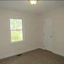 402 Westminster Dr — Photo 3