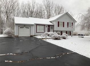 129 Galway Dr, Rochester, NY 14623