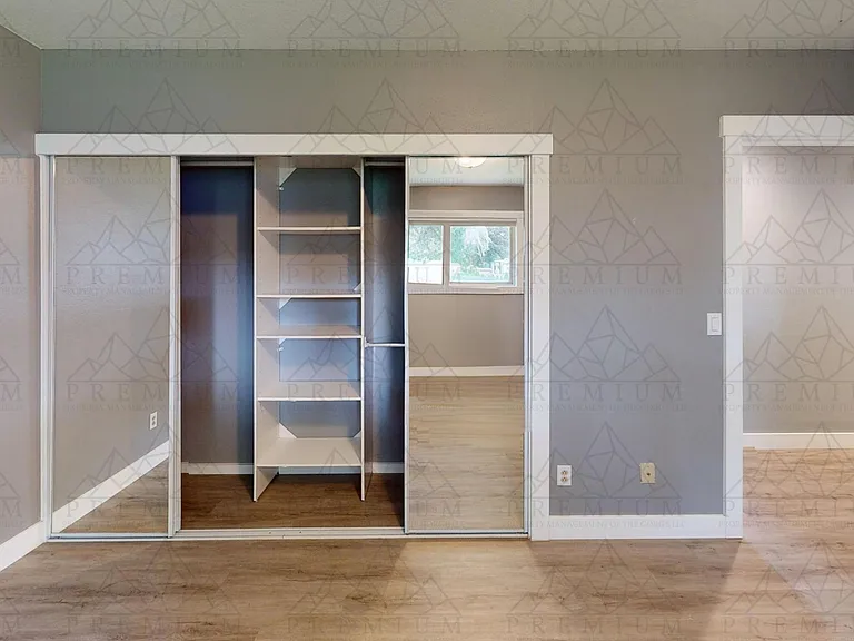 3504 Royal Crest Dr E — Photo 14