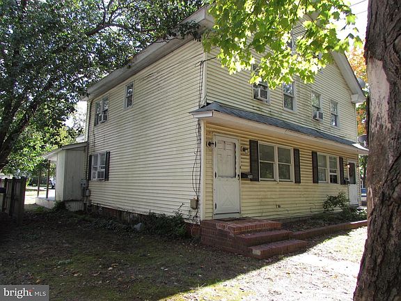 2nd image of 211 S 6th St