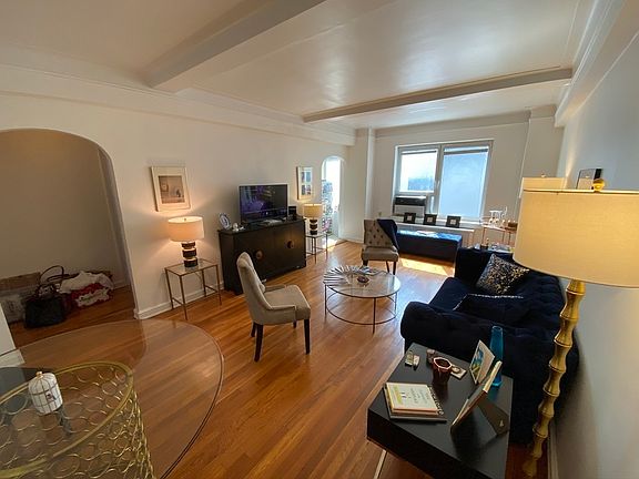 5th image of 227 E 57th St APT 12C