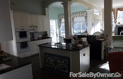 3rd image of 3941 Capitol Dr