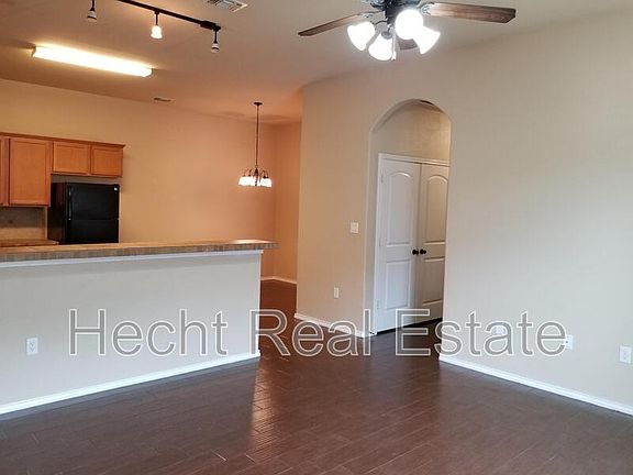 5th image of 1027 Brown Rock Dr #1