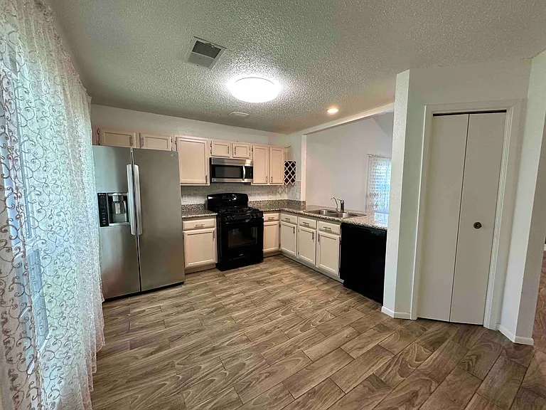 21418 Park Bishop Dr — Photo 4