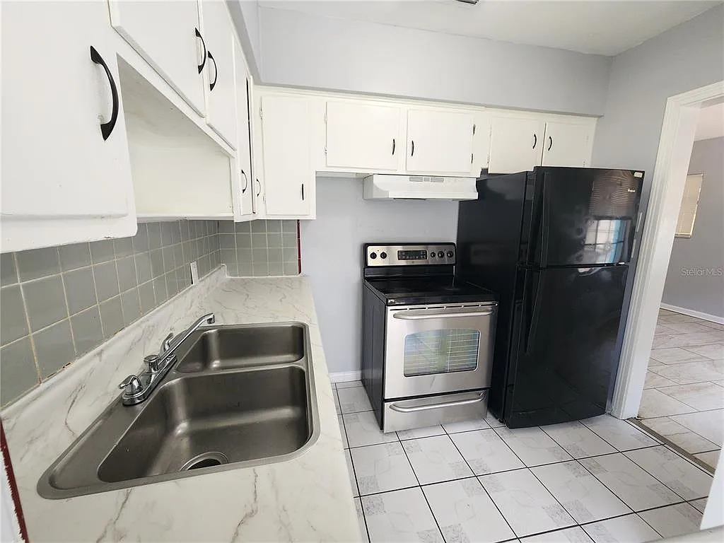 Building Photo - 5140 Janice Cir S