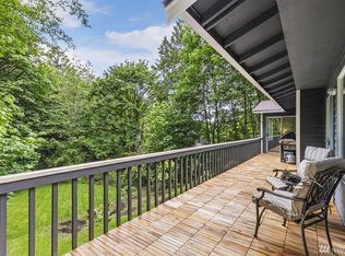 8810 Pitcairn Pl NE, Bainbridge Island, WA 98110