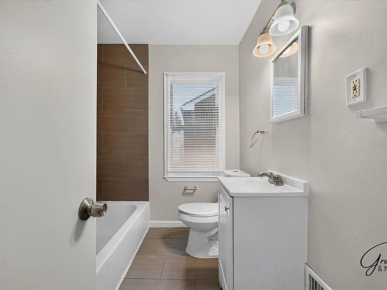 10010 Bramell Franklin D Roosevelt — Photo 15