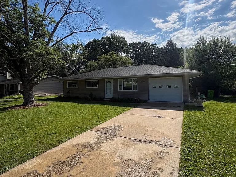 5706 N Graceland Dr — Photo 1