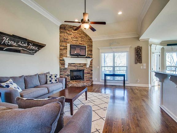 2nd image of 312 Ironwood Cir