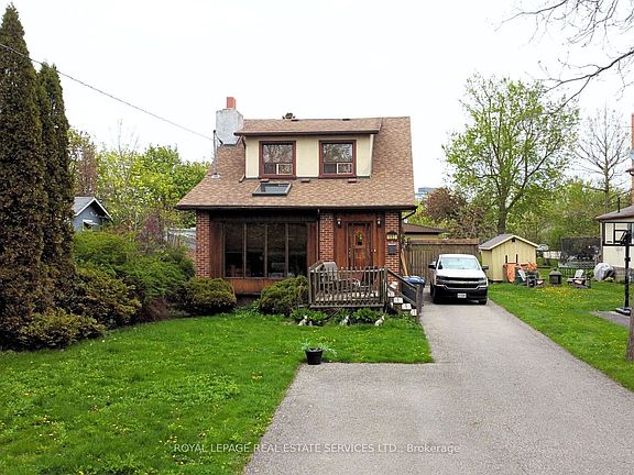 5th image of 1083 Seneca Ave