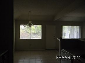 4th image of 5015 Acorn Creek Trl
