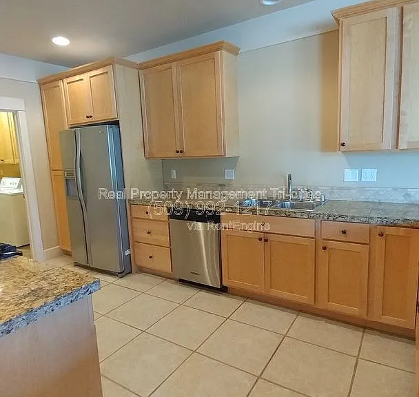 459 Columbia Point Dr — Photo 8