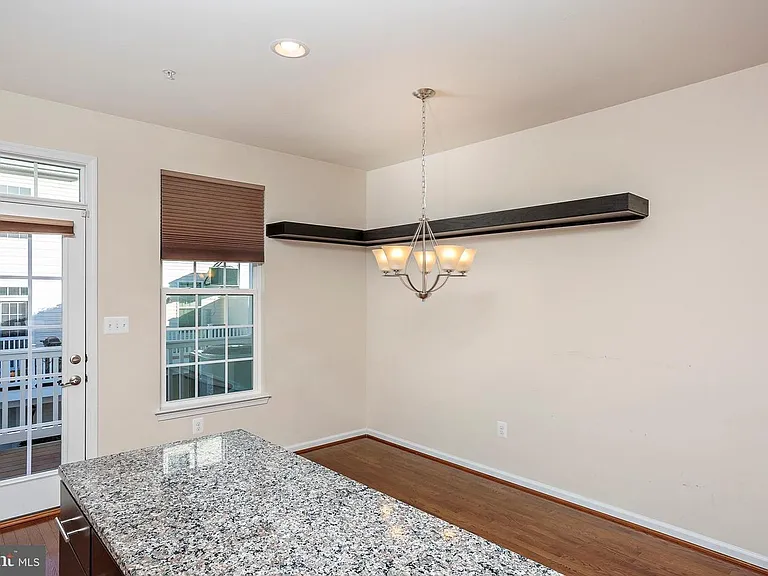 710 S Macon St — Photo 7