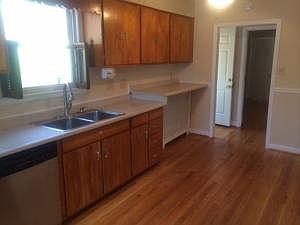 3rd image of 3220 Loch Haven Dr