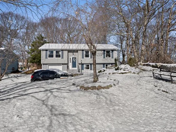 6 Amherst Court, Groton, CT 06355