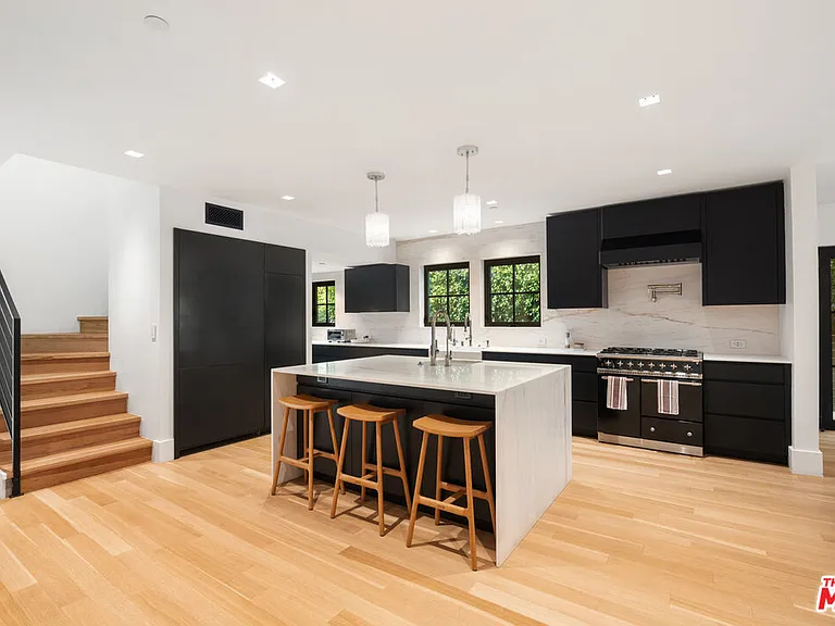 719 San Lorenzo St — Photo 6