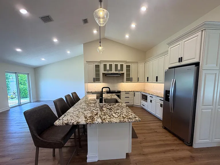 9505 Majestic Way — Photo 8