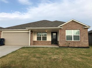 2704 Demotte Dr, Yukon, OK 73099