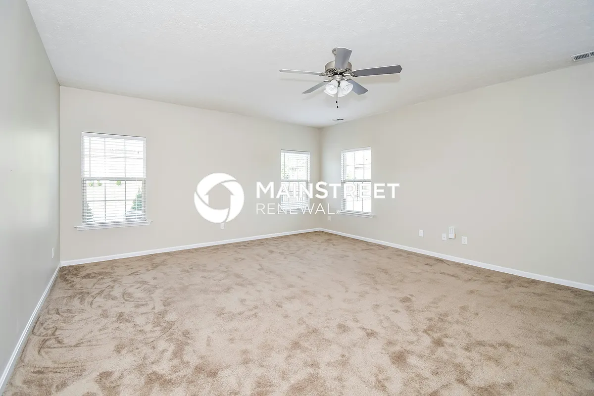 Living Room - 407 Enclave Pl