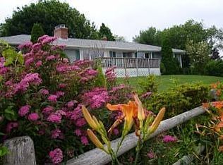 30 Robin Rd, Portsmouth, RI 02871