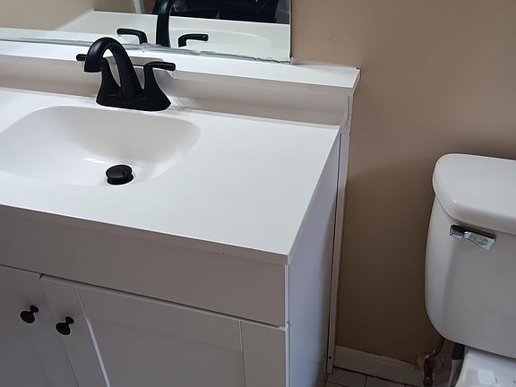 5th image of 404 NE 22nd Ave Unit 3