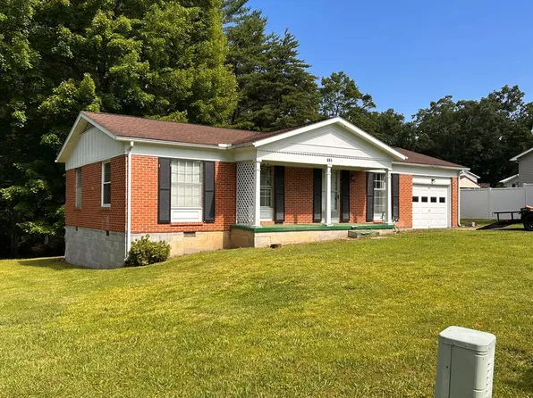 102 Woodbridge Rd, Oak Hill, WV 25901