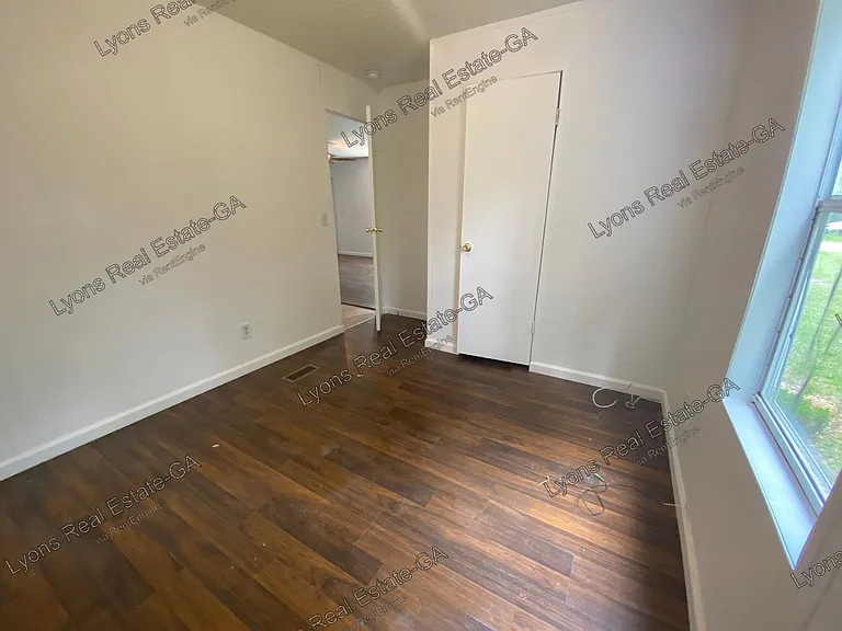 1908 Mell Ave — Photo 15