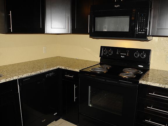 5th image of 639 S Maywood Dr