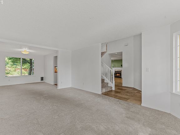 5th image of 4720 NE 124th Ct