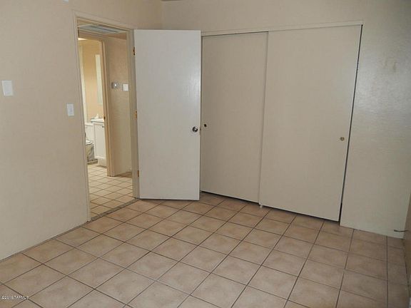 5th image of 2709 N Fontana Ave