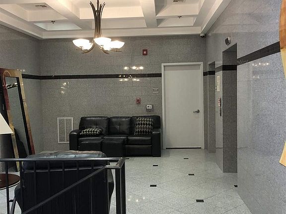 4th image of 769 Montgomery St #F