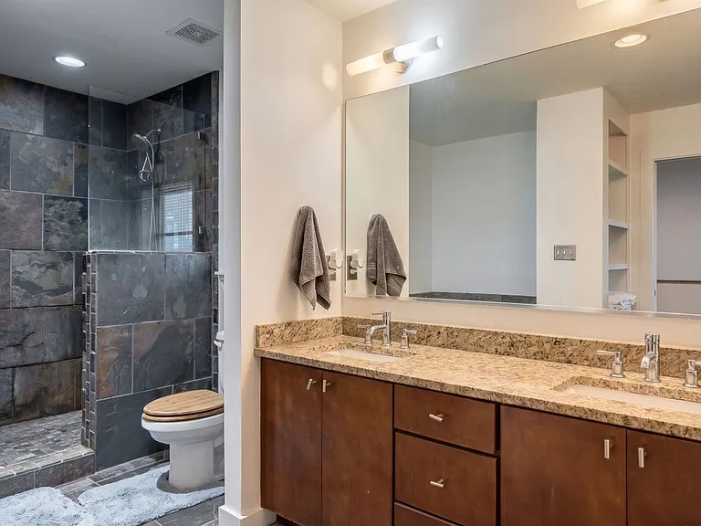 241 Pearl St — Photo 13