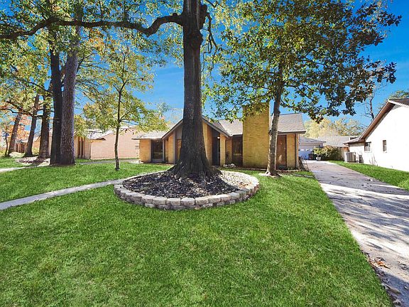 3rd image of 4019 Cedar Forest Dr
