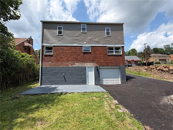 3rd image of 137 Emrose Dr