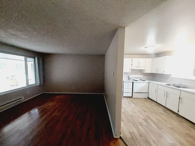 1122 Neil St NE — Photo 36