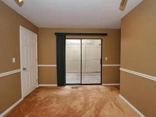 4th image of 8746 Oakwood Park Cir