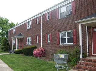 427 Main St APT 8, Fort Lee, NJ 07024