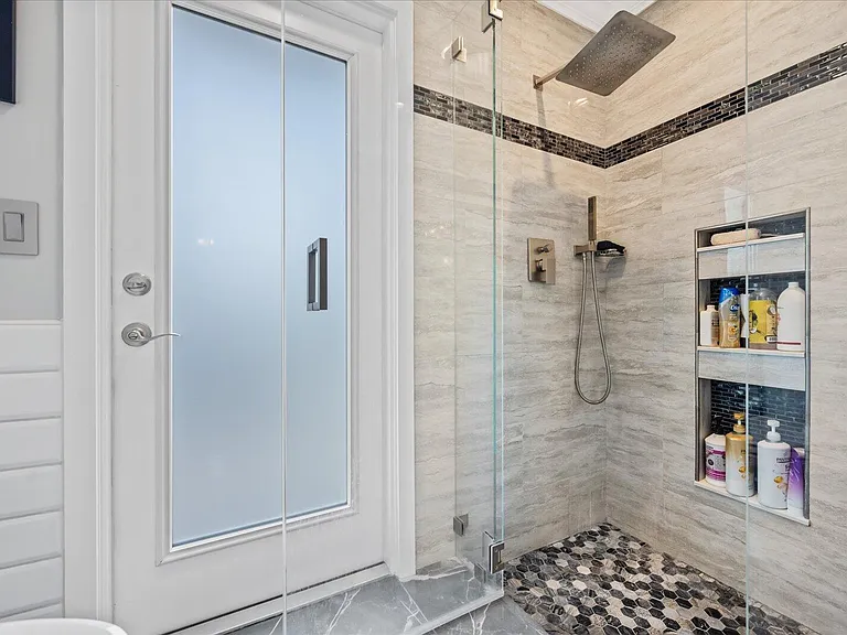 1654 Farmington Cir — Photo 15