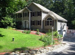 10 Cottonwood Rd, Plaistow, NH 03865