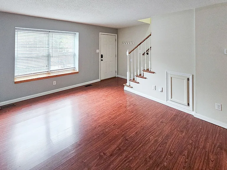 2146 Belle Terra Rd — Photo 3
