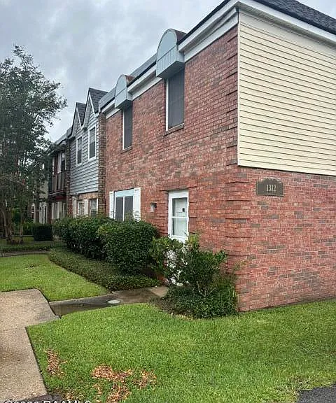 1312 Dulles Dr #D — Photo 26
