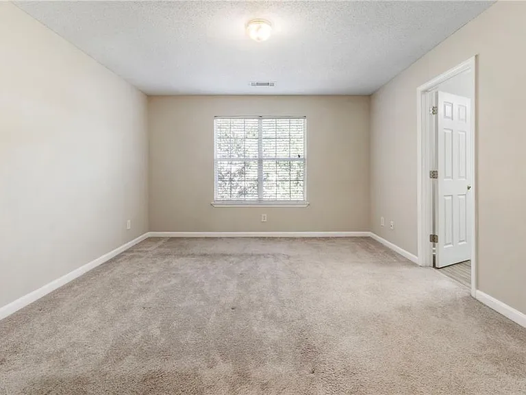 6750 Sunset Hills Blvd — Photo 21