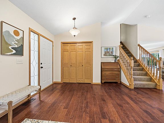 5th image of 1228 Leo Ln