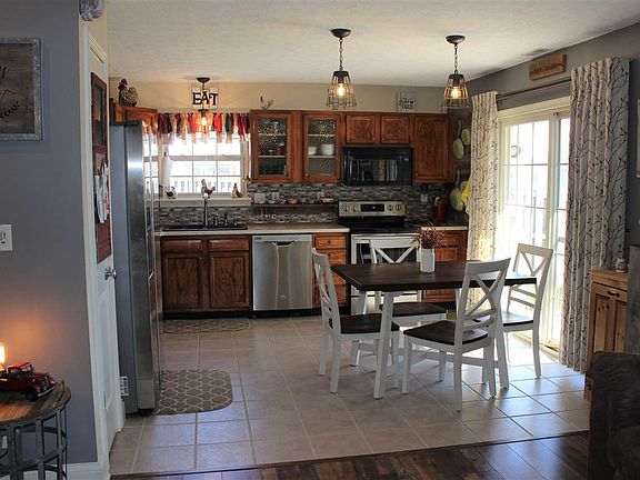 5th image of 609 Braxton Dr N