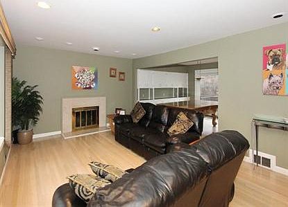3rd image of 27 Broadlawn Dr