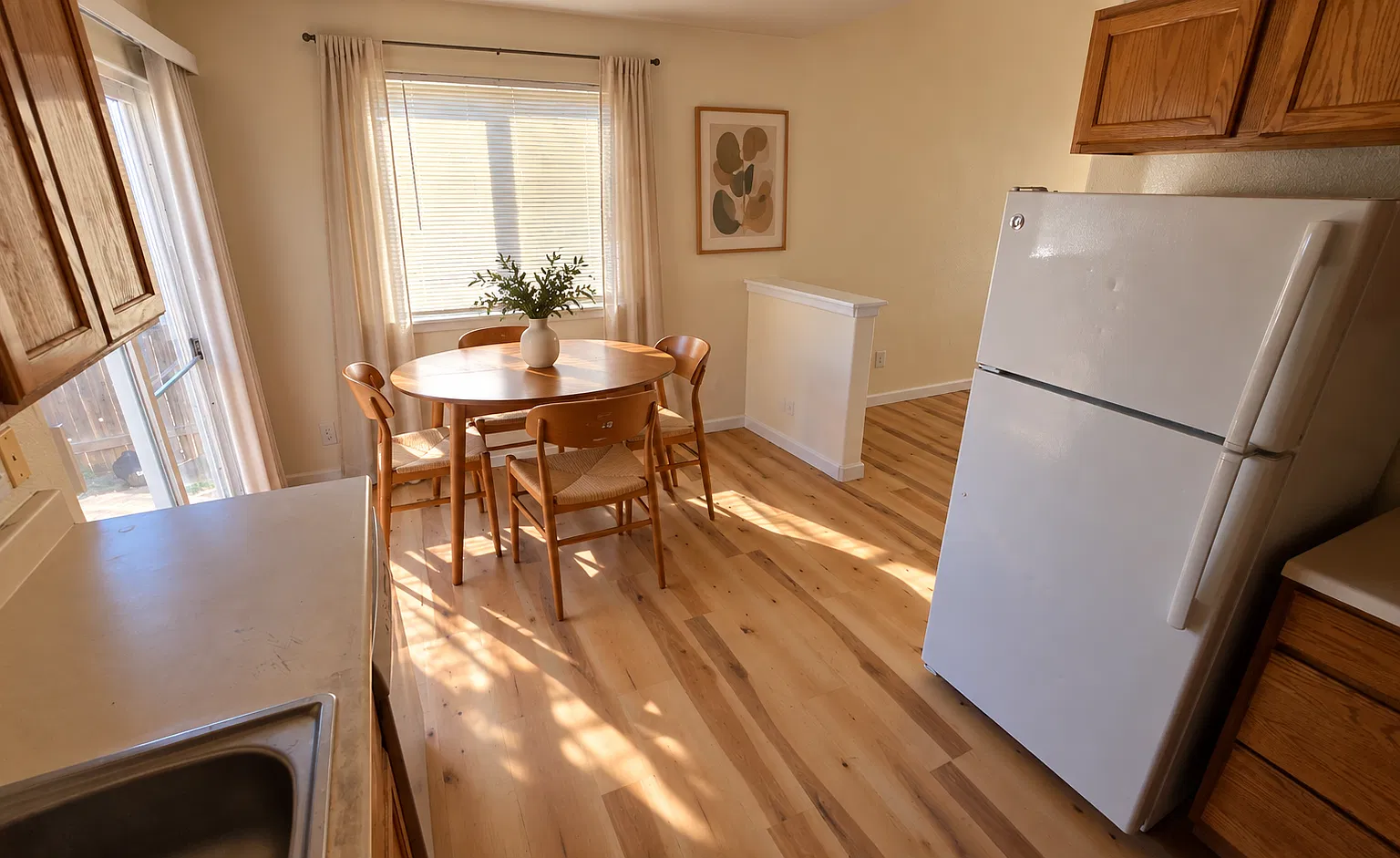 3 bed, 1076 sqft, $2,650 — Photo 4